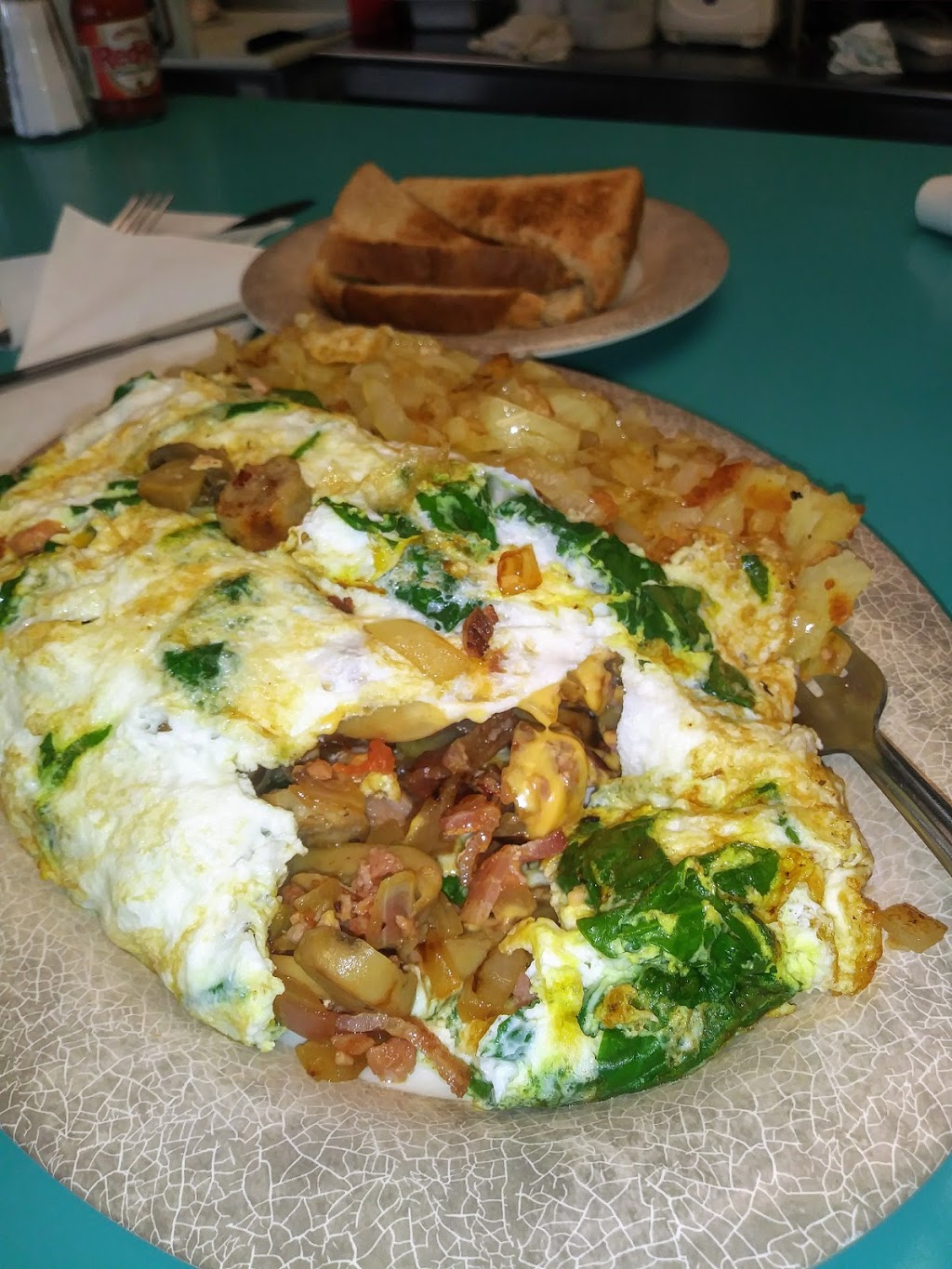 Omega Hawg & Dawg Deli | restaurant | 2100 Hilton Rd, Ferndale, MI 48220, USA | 2485485700 OR +1 248-548-5700