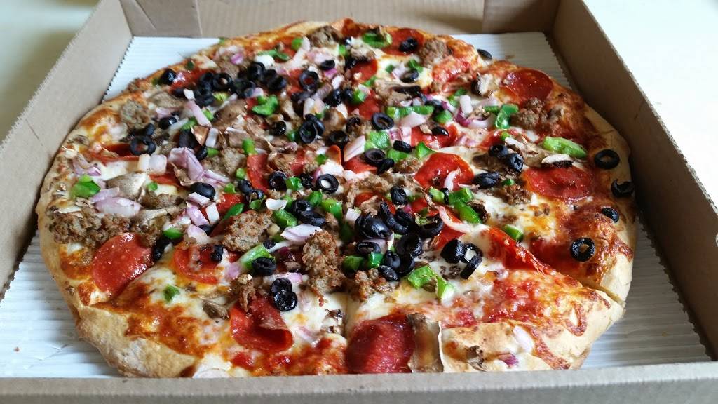 Lias Pizza | restaurant | 4405 Eastern Ave SE, Grand Rapids, MI 49548, USA | 6165310790 OR +1 616-531-0790