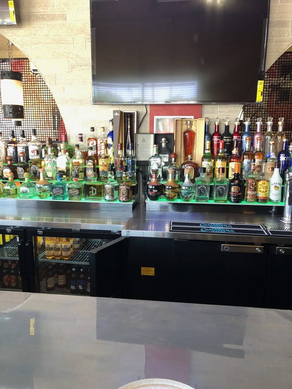 Real Hacienda | restaurant | 3728 Wabash Ave, Terre Haute, IN 47803, USA | 8122342242 OR +1 812-234-2242