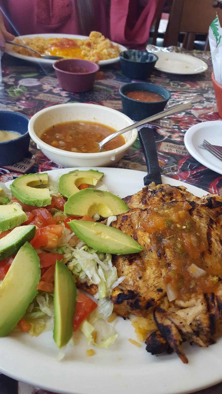 Chelinos Mexican Restaurant | restaurant | 1605 N Meridian Ave, Oklahoma City, OK 73127, USA | 4059475611 OR +1 405-947-5611