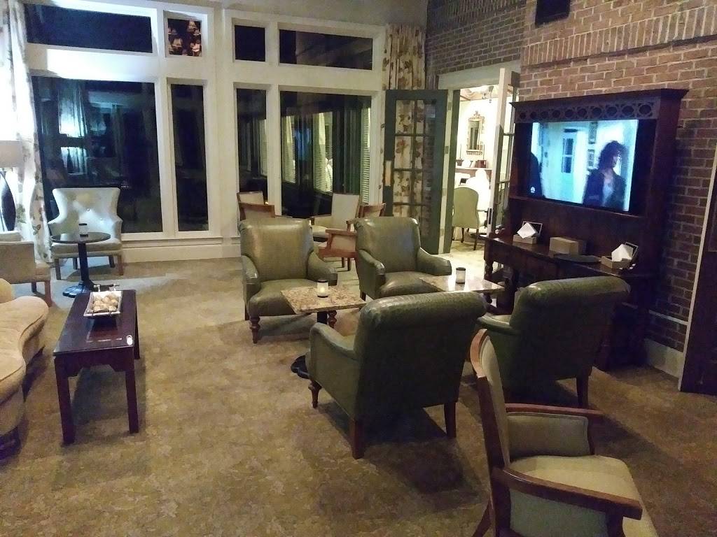 Oakridge Clubhouse | restaurant | Oakridge Club Rd, Savannah, GA 31411, USA | 9125982601 OR +1 912-598-2601