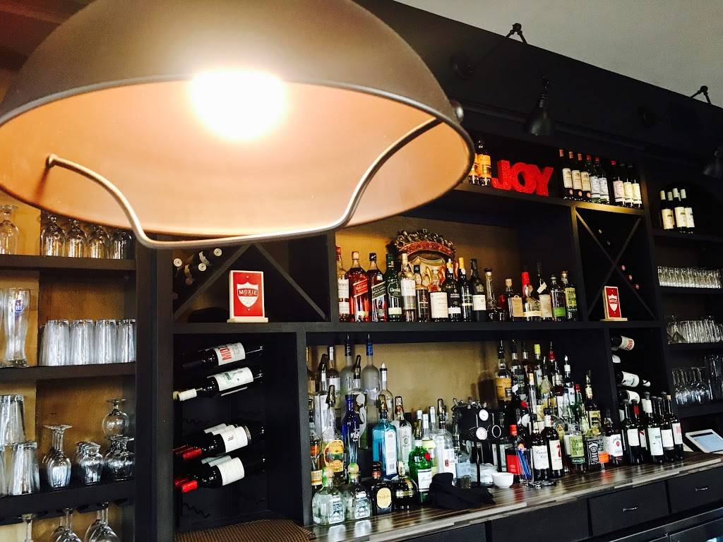 MOXIE Food + Drink | restaurant | 501 E Silver Spring Dr, Whitefish Bay, WI 53217, USA | 4142048980 OR +1 414-204-8980