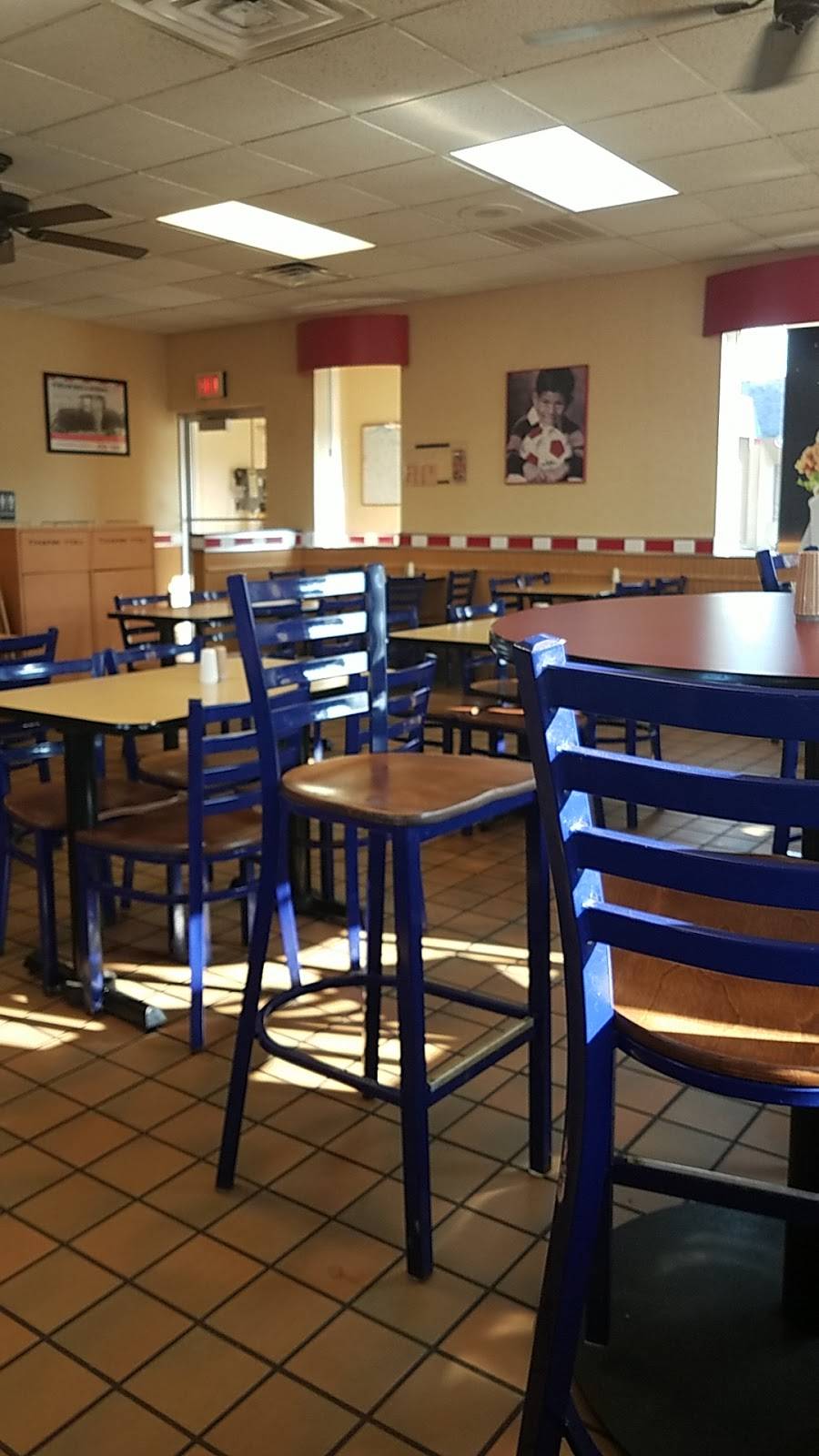 KFC | restaurant | 609 N Water St, Black River Falls, WI 54615, USA | 7152844575 OR +1 715-284-4575