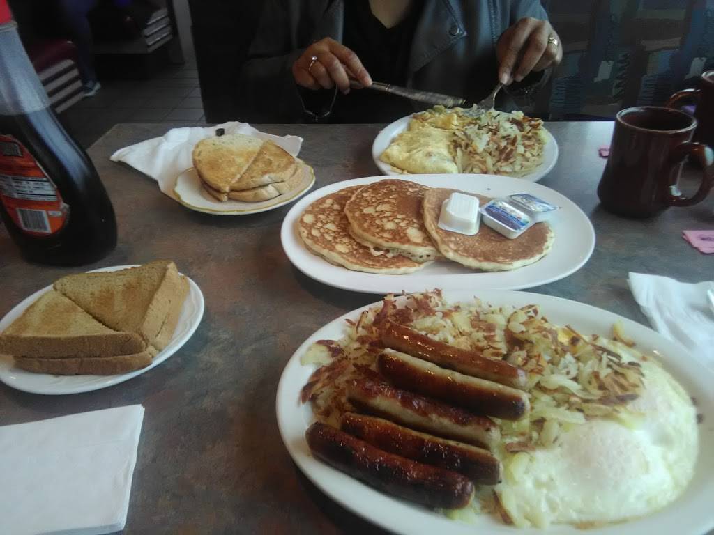 Lucas Coney Island | restaurant | 309 E Michigan Ave, Ypsilanti, MI 48198, USA | 7344835771 OR +1 734-483-5771