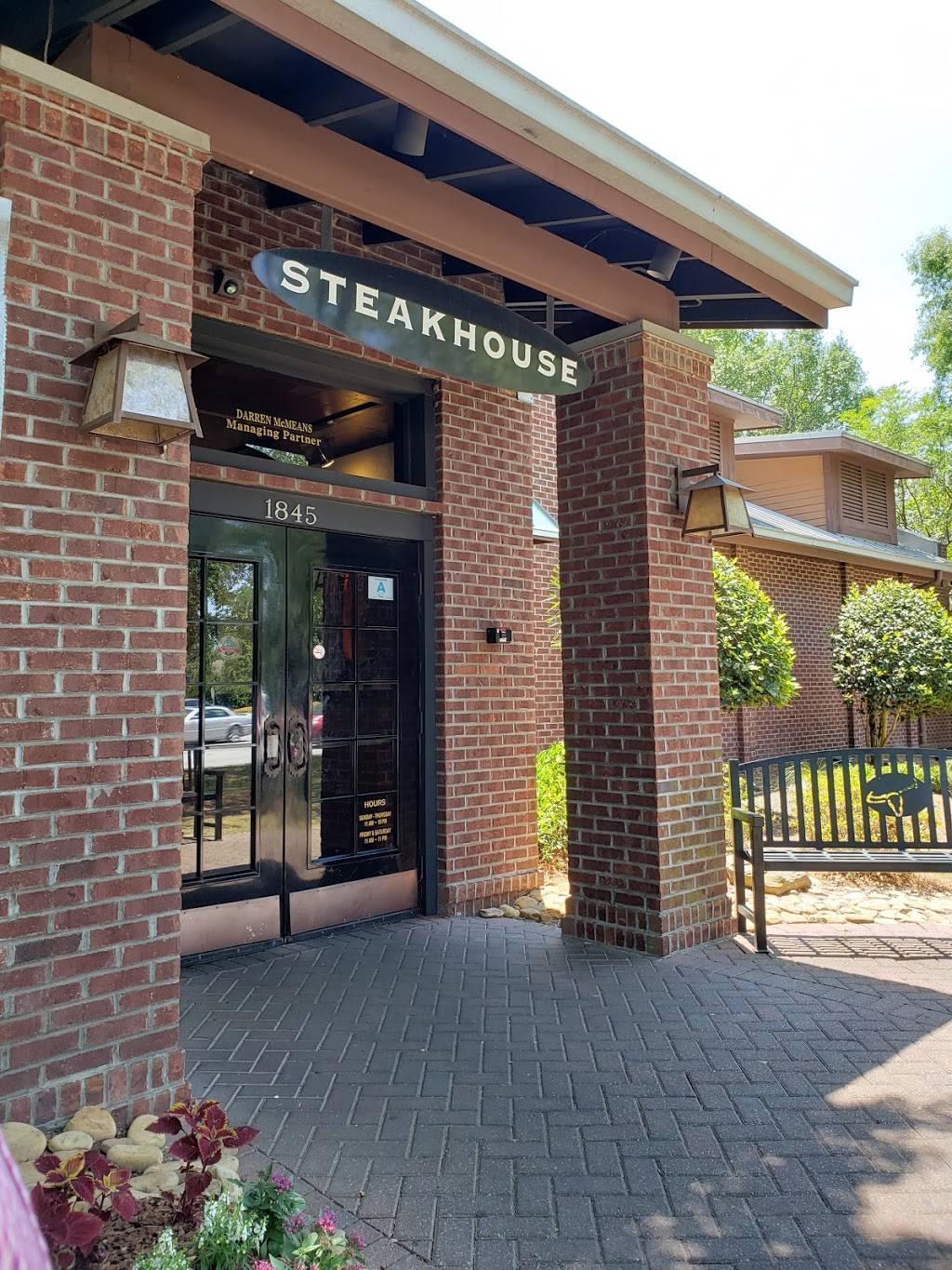 LongHorn Steakhouse | meal takeaway | 1845 N Hwy 17, Mt Pleasant, SC 29464, USA | 8438817231 OR +1 843-881-7231