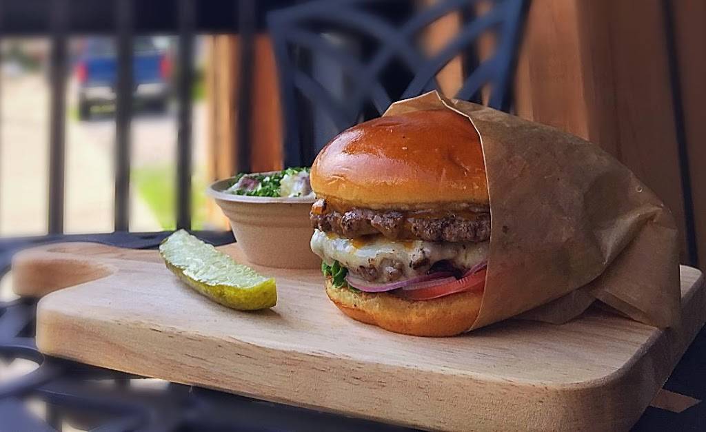 The Brown Bag Bistro | restaurant | 318 E Broadway, Alton, IL 62002, USA | 6184339933 OR +1 618-433-9933