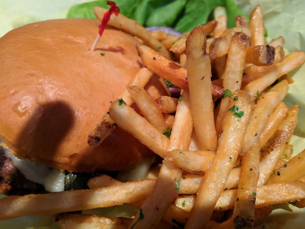 Dubbers Oldtown Bar And Grill | restaurant | 3427, 172 Main St, Salinas, CA 93901, USA | 8316760256 OR +1 831-676-0256