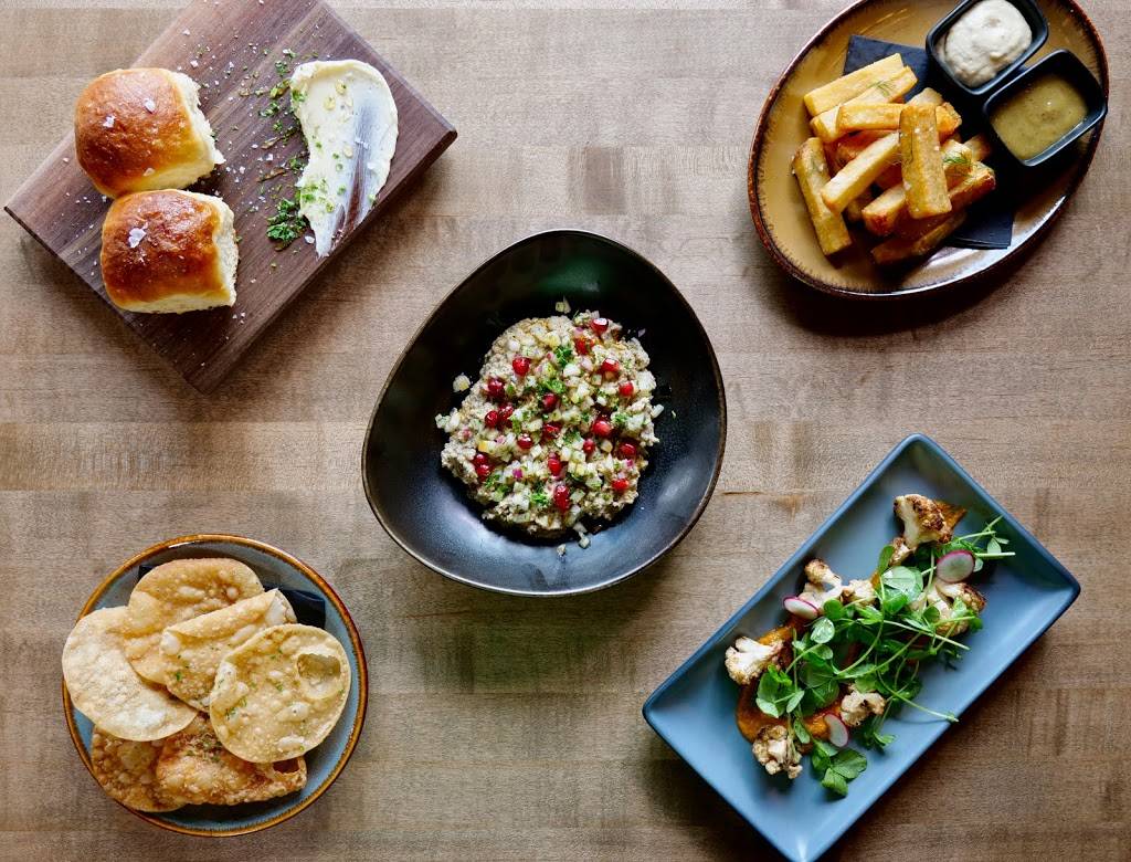 Seneca Restaurant | restaurant | 17 Division St, Saratoga Springs, NY 12866, USA | 5184302045 OR +1 518-430-2045