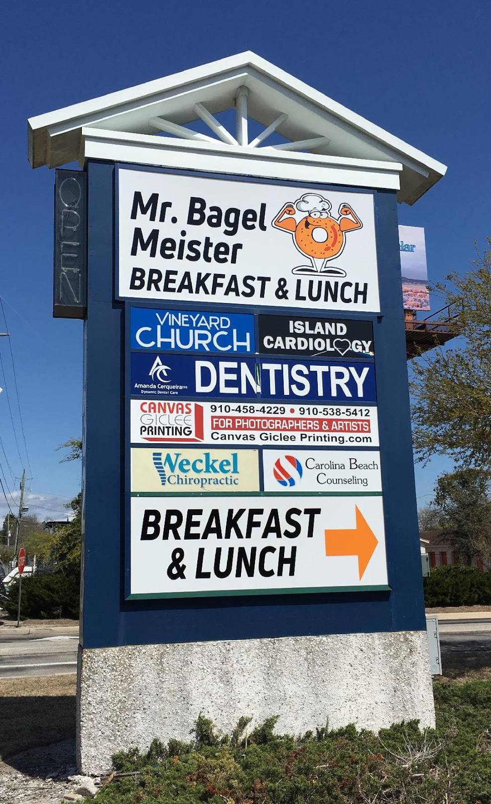 Mr. Bagel Meister - Pleasure Island | bakery | 1328 N Lake Park Blvd, Carolina Beach, NC 28428, USA | 9107071144 OR +1 910-707-1144