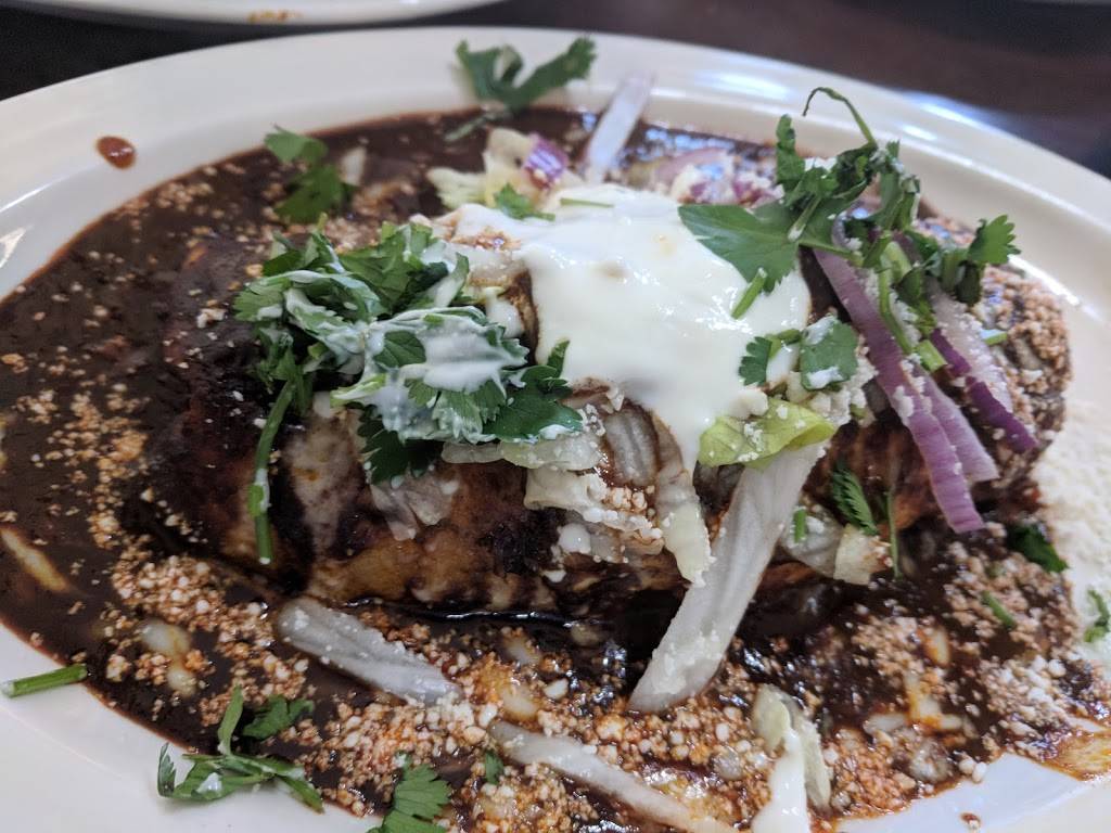 El Huarachito | restaurant | 3010 N Broadway, Los Angeles, CA 90031, USA | 3232230476 OR +1 323-223-0476