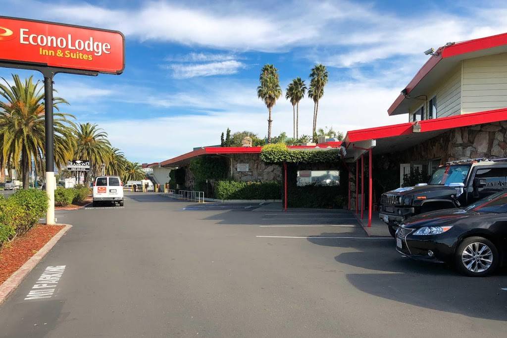 Econo Lodge Inn & Suites Oakland Airport | restaurant | 10 Hegenberger Rd, Oakland, CA 94621, USA | 5106351892 OR +1 510-635-1892