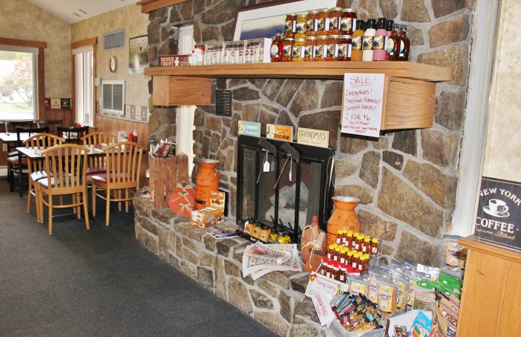 Papas Diner Queensbury | restaurant | 398 Corinth Rd, Queensbury, NY 12804, USA | 5186365108 OR +1 518-636-5108