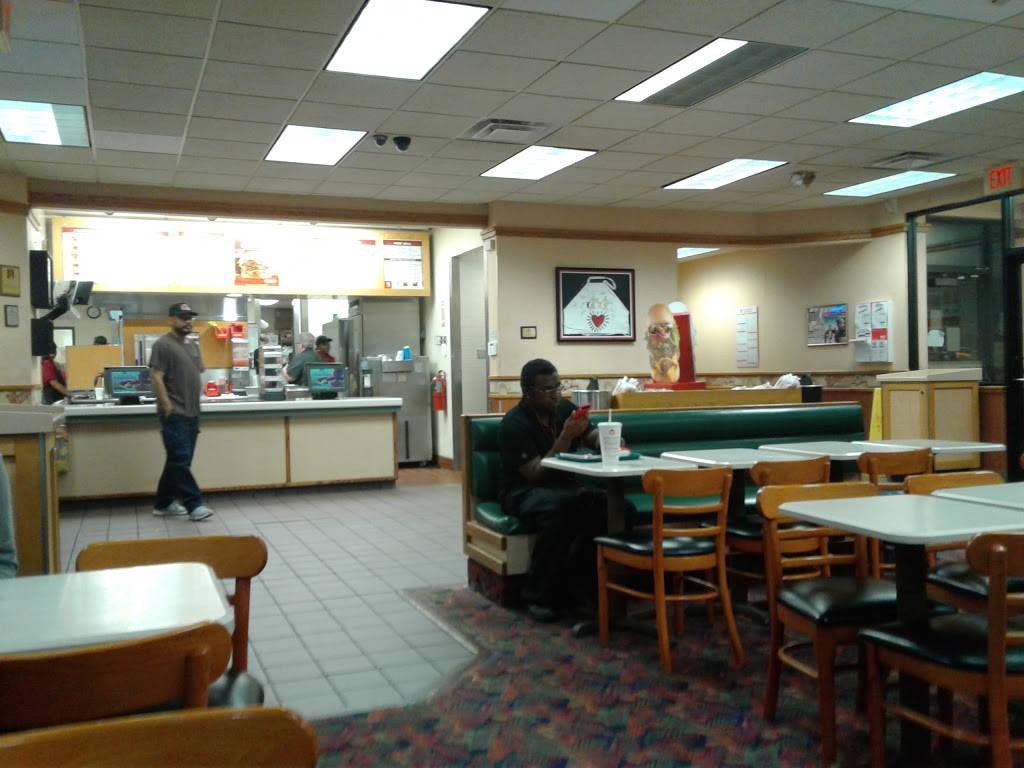 Wendys | restaurant | 5251 Turney Rd, Garfield Heights, OH 44125, USA | 2166621685 OR +1 216-662-1685