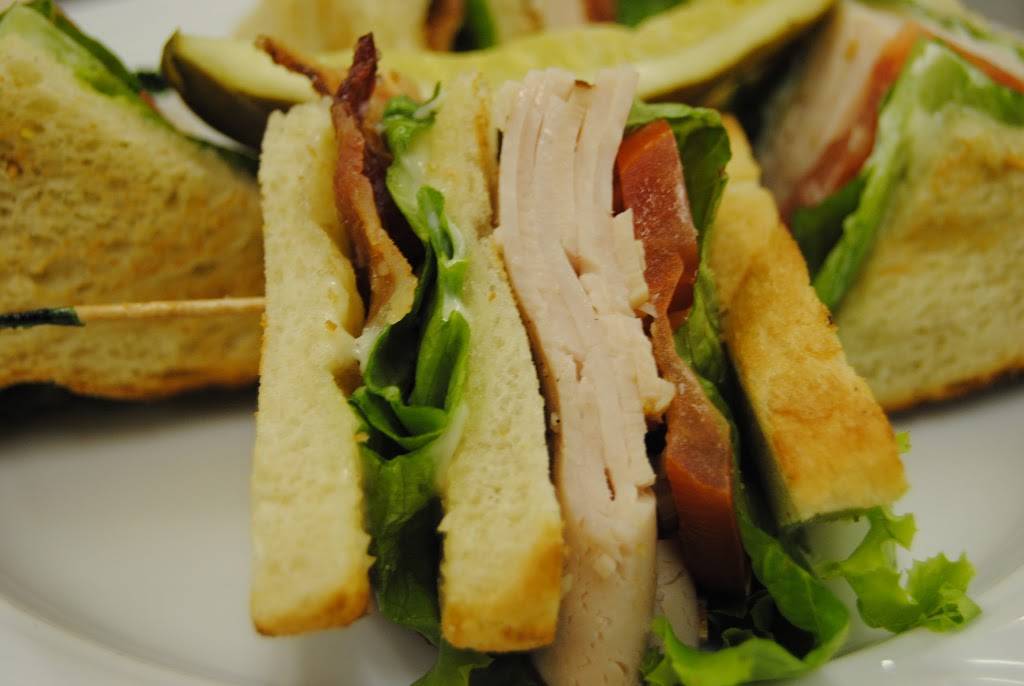 The Nugget Grill & Pub | restaurant | 6049 E 7th St, Long Beach, CA 90840, USA | 5629854133 OR +1 562-985-4133