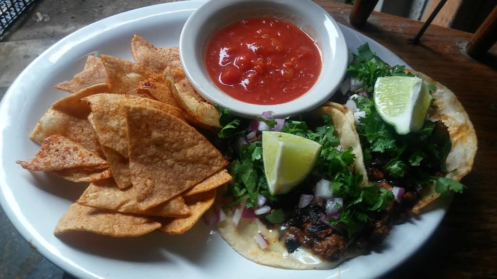 Mulligans Bar & Grill | restaurant | 3518 SE Hawthorne Blvd, Portland, OR 97214, USA | 5032356390 OR +1 503-235-6390