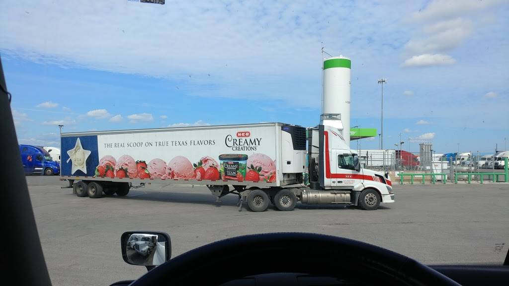 Flying J Travel Center | restaurant | 1815 N Foster Rd, San Antonio, TX 78244, USA | 2106662266 OR +1 210-666-2266