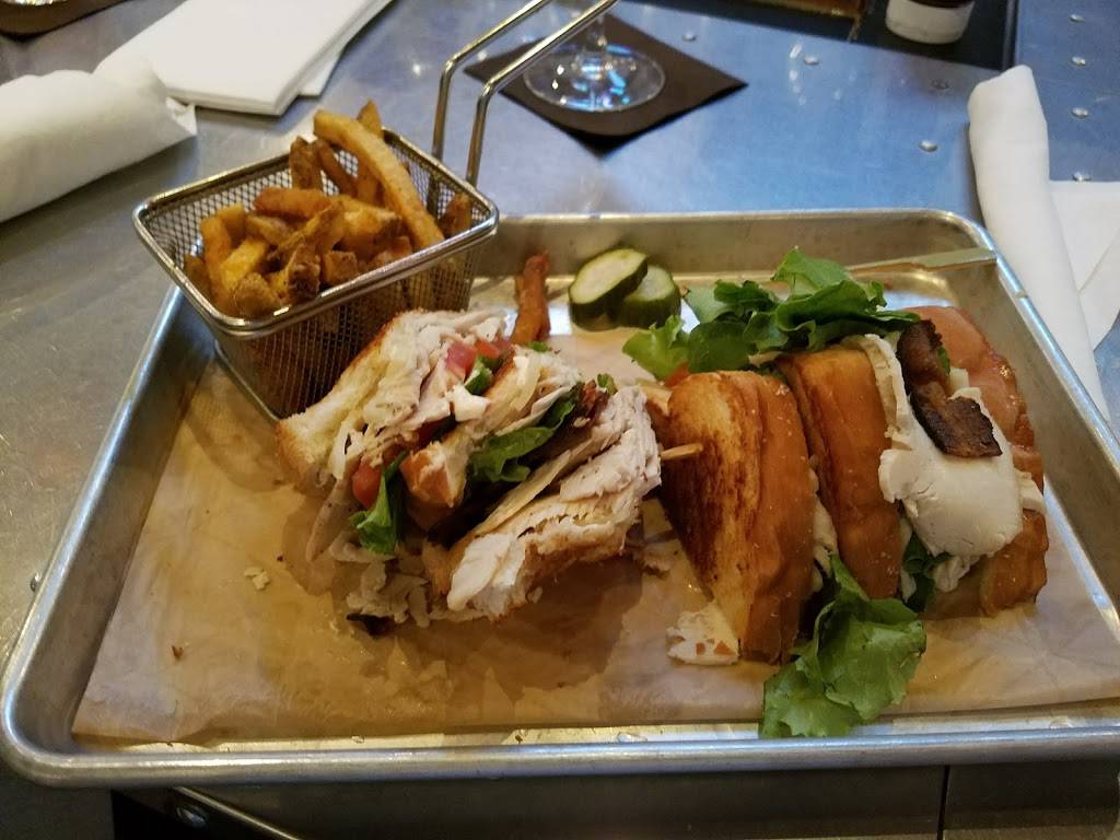 Falcons Nest | restaurant | 36 Amelia Village Cir, Fernandina Beach, FL 32034, USA | 9042775166 OR +1 904-277-5166