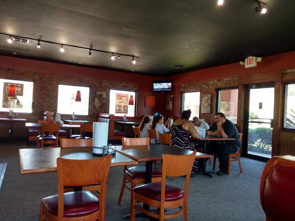 Pizza Hut | restaurant | 2035 S Hackberry, San Antonio, TX 78210, USA | 2107984800 OR +1 210-798-4800