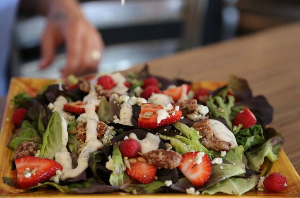 Riverfront Grille | restaurant | 4619 34th Street Court, Rock Island, IL 61201, USA | 3097885635 OR +1 309-788-5635