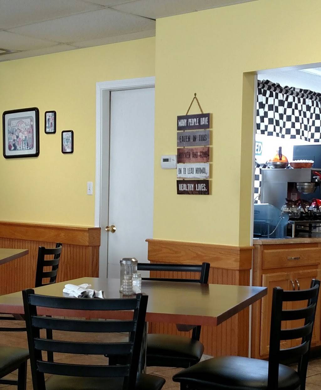 Kozy Corners Restaurant | restaurant | 501 W Oak St, Oak Harbor, OH 43449, USA | 4198982593 OR +1 419-898-2593