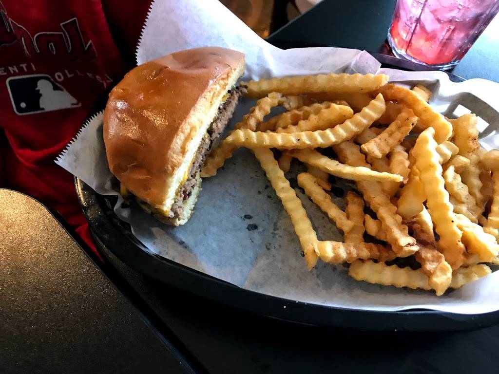 Brandons Pub & Grille | restaurant | 3008 7th Ave, Rock Island, IL 61201, USA | 3092837628 OR +1 309-283-7628