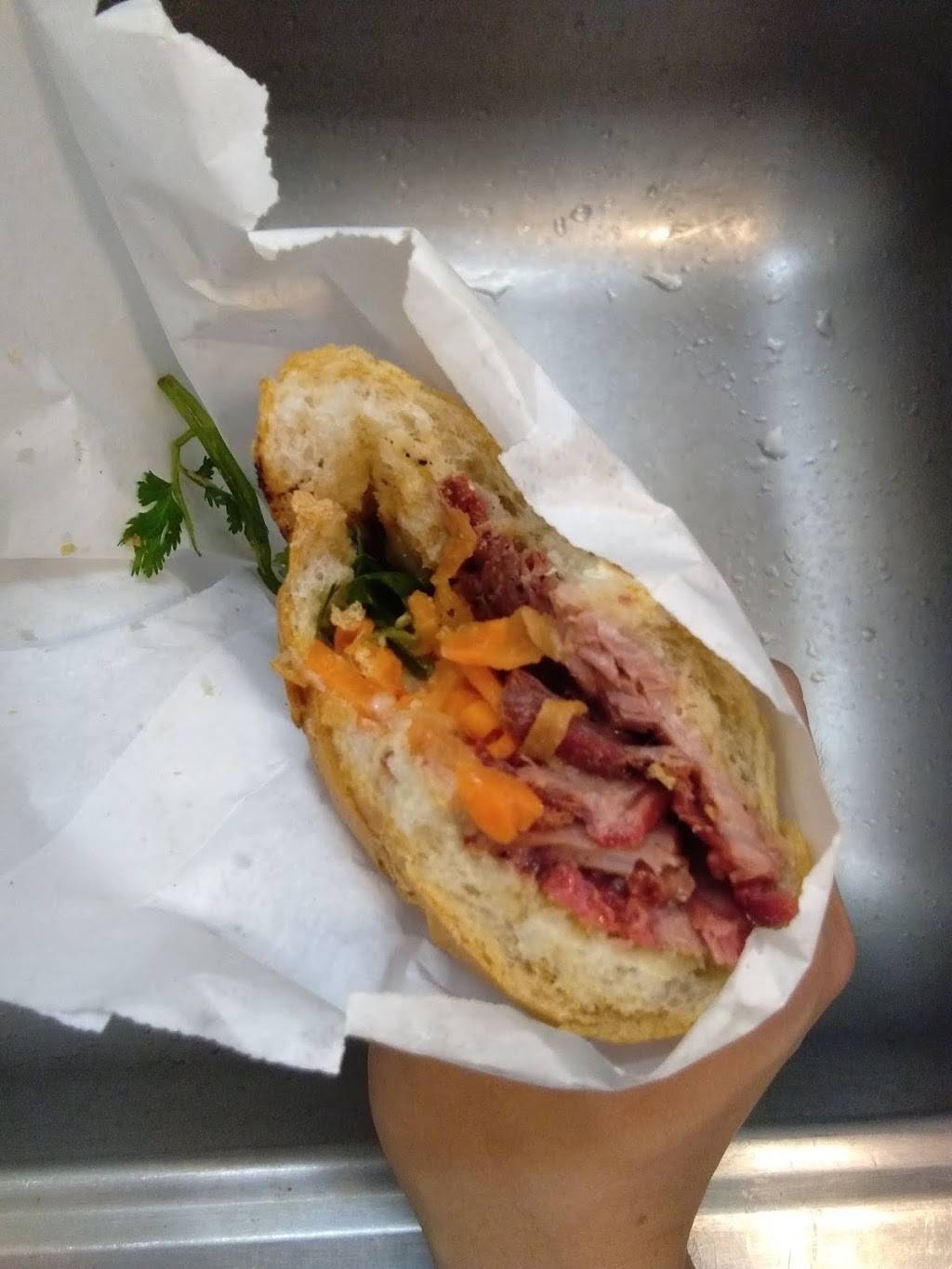 Lo Banh Mi Viet Hot Bread | restaurant | 3151 S 129th E Ave, Tulsa, OK 74134, USA | 9187796177 OR +1 918-779-6177