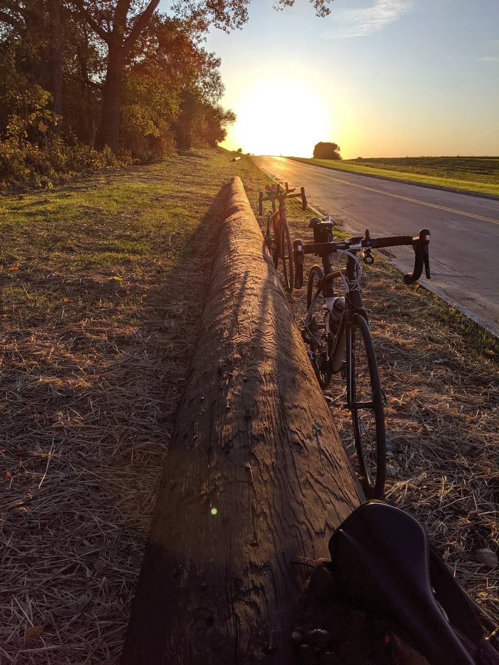 Outskirtz Bar | night club | 8384 40th Ave, Cumming, IA 50061, USA | 5152105502 OR +1 515-210-5502