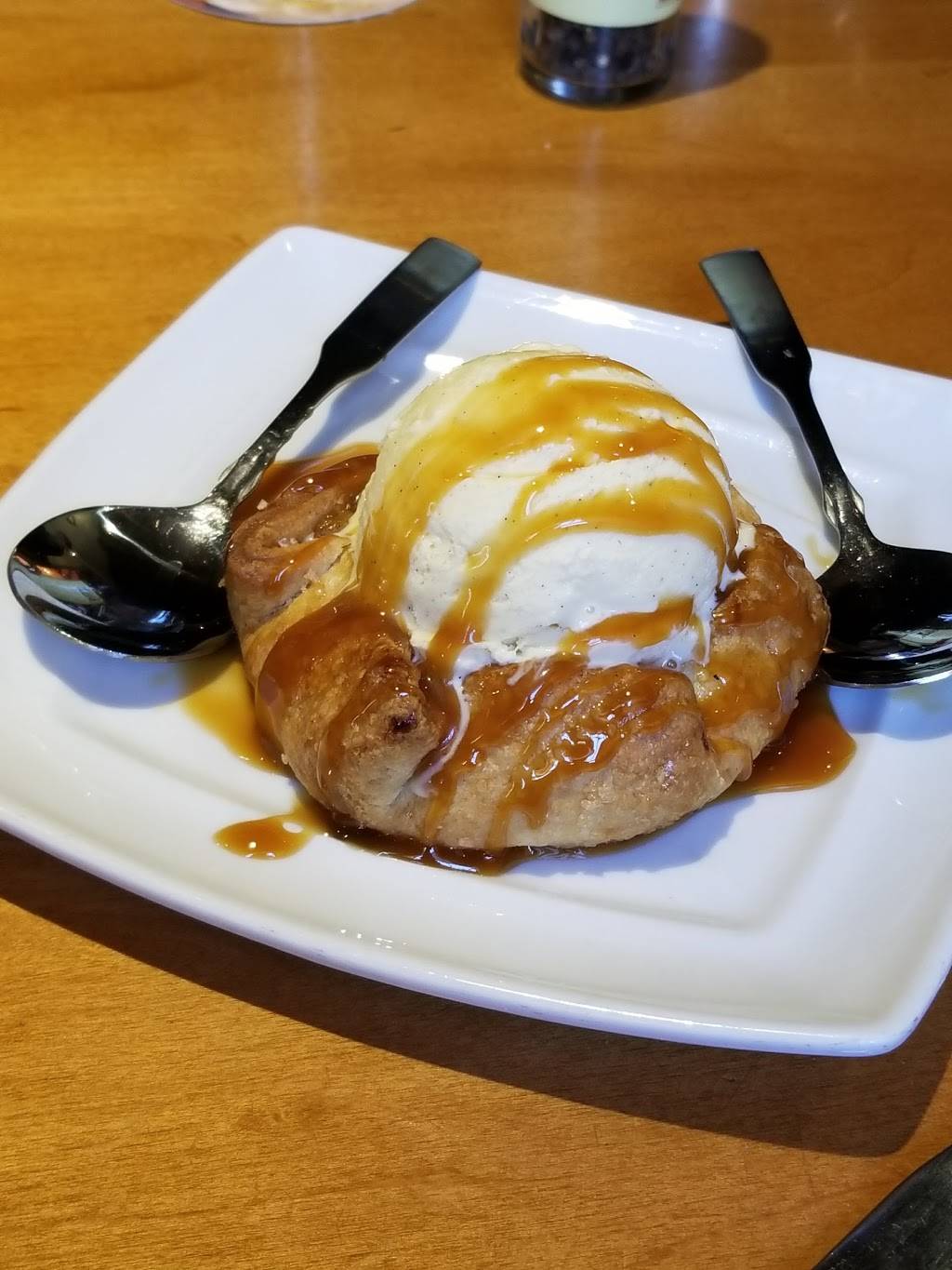 Olive Garden Italian Restaurant | meal takeaway | 2641 N Maize Rd, Wichita, KS 67205, USA | 3167220991 OR +1 316-722-0991