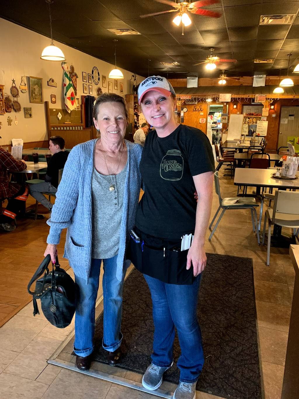 Corner Cafe | cafe | 132 Kelly St, Evarts, KY 40828, USA | 6068373891 OR +1 606-837-3891