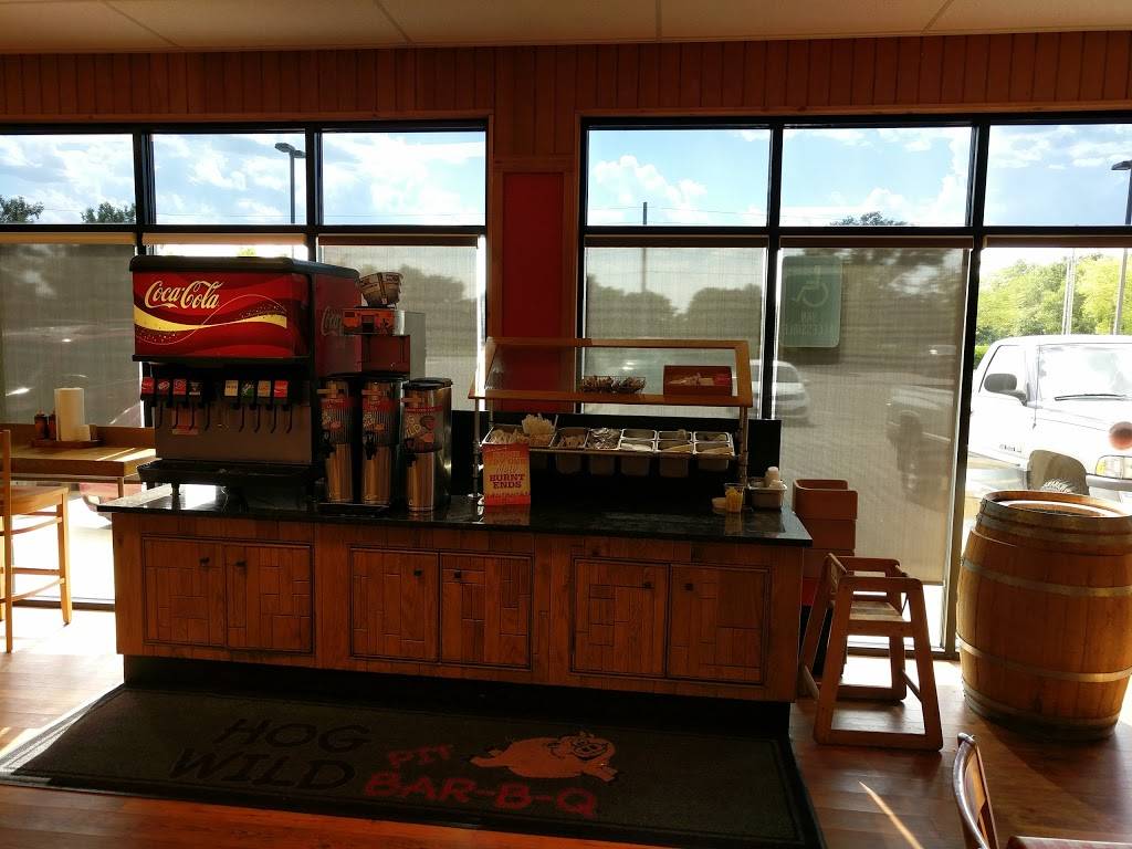 Hog Wild Pit Bar-B-Q | restaurant | 3550 N Woodlawn Blvd #100, Wichita, KS 67220, USA | 3166841945 OR +1 316-684-1945
