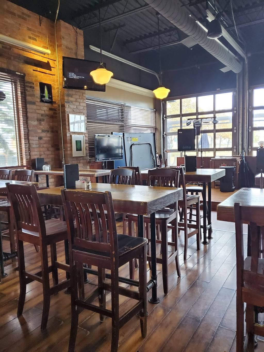 The Irish Shebeen | restaurant | 5555 Eglinton Ave W, Etobicoke, ON M9C 5M1, Canada | 4166959178 OR +1 416-695-9178