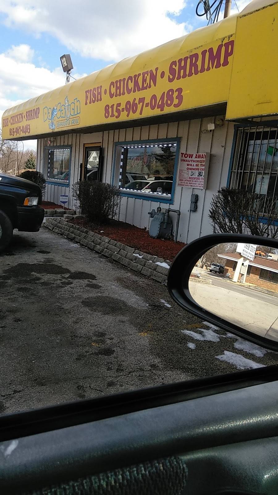 Da Catch Fish & Chicken | restaurant | 2904 W State St, Rockford, IL 61102, USA | 8159670483 OR +1 815-967-0483