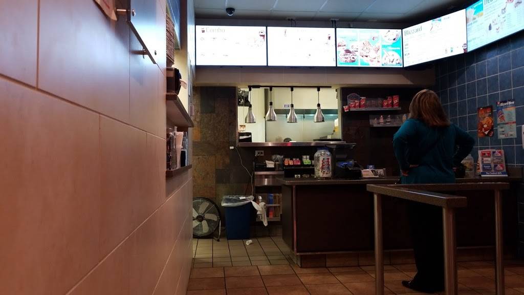 DQ Grill & Chill | restaurant | 548 Fort Evans Rd NE, Leesburg, VA 20176, USA | 7037714911 OR +1 703-771-4911