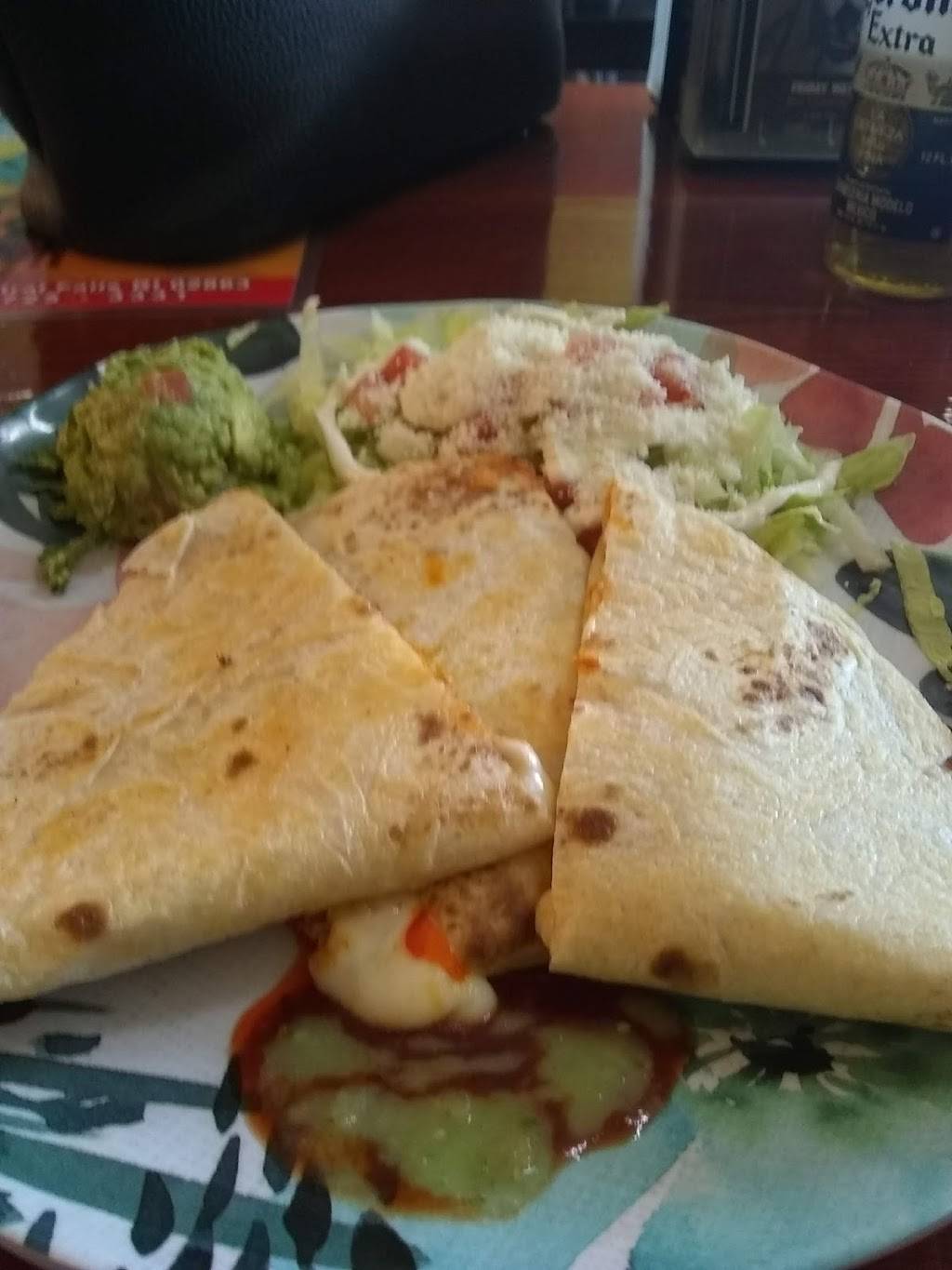 Los Tres Amigo Taqueria Inc | restaurant | 735 Dexter St, Central Falls, RI 02863, USA | 4017253331 OR +1 401-725-3331