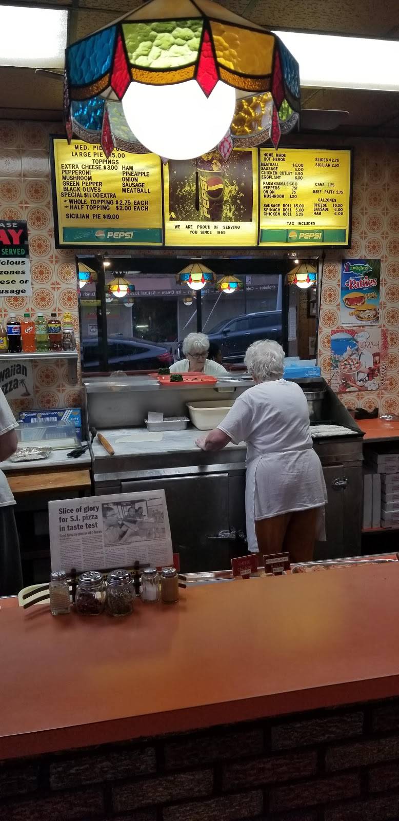 Johns Pizzeria | restaurant | 8502 Grand Ave, Elmhurst, NY 11373, USA | 7184577561 OR +1 718-457-7561