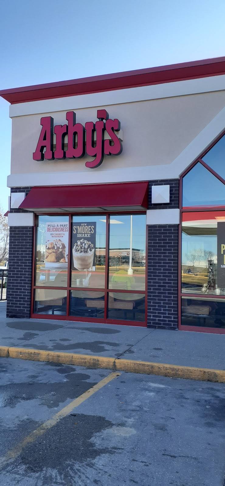 Arbys | restaurant | 2722 E 13th St, Ames, IA 50010, USA | 5152331670 OR +1 515-233-1670