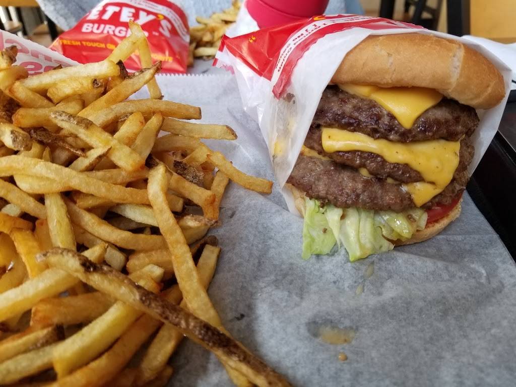 PETEYS BURGER | restaurant | 46-46 Vernon Blvd, Long Island City, NY 11101, USA | 7189374040 OR +1 718-937-4040