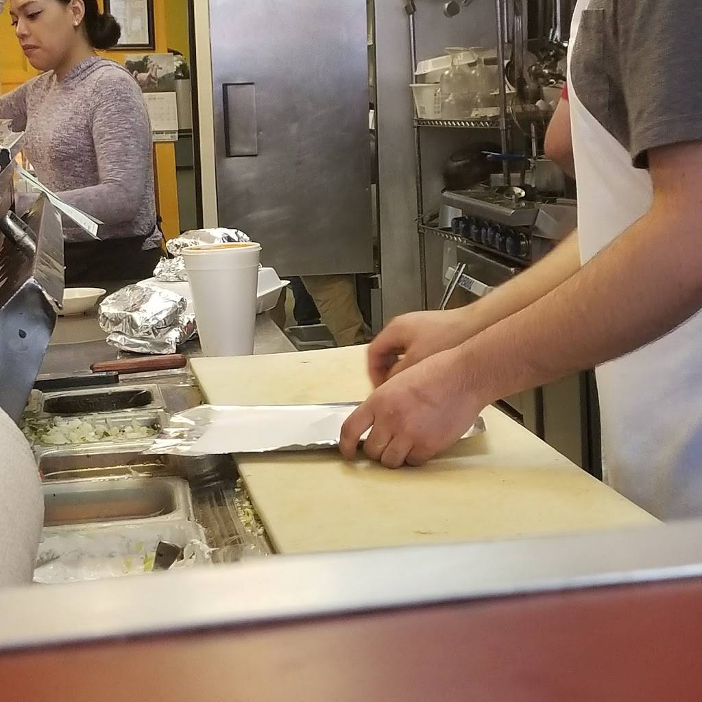 Taqueria Nuevo Jalisco | restaurant | 4011 W Armitage Ave, Chicago, IL 60639, USA | 7734860396 OR +1 773-486-0396