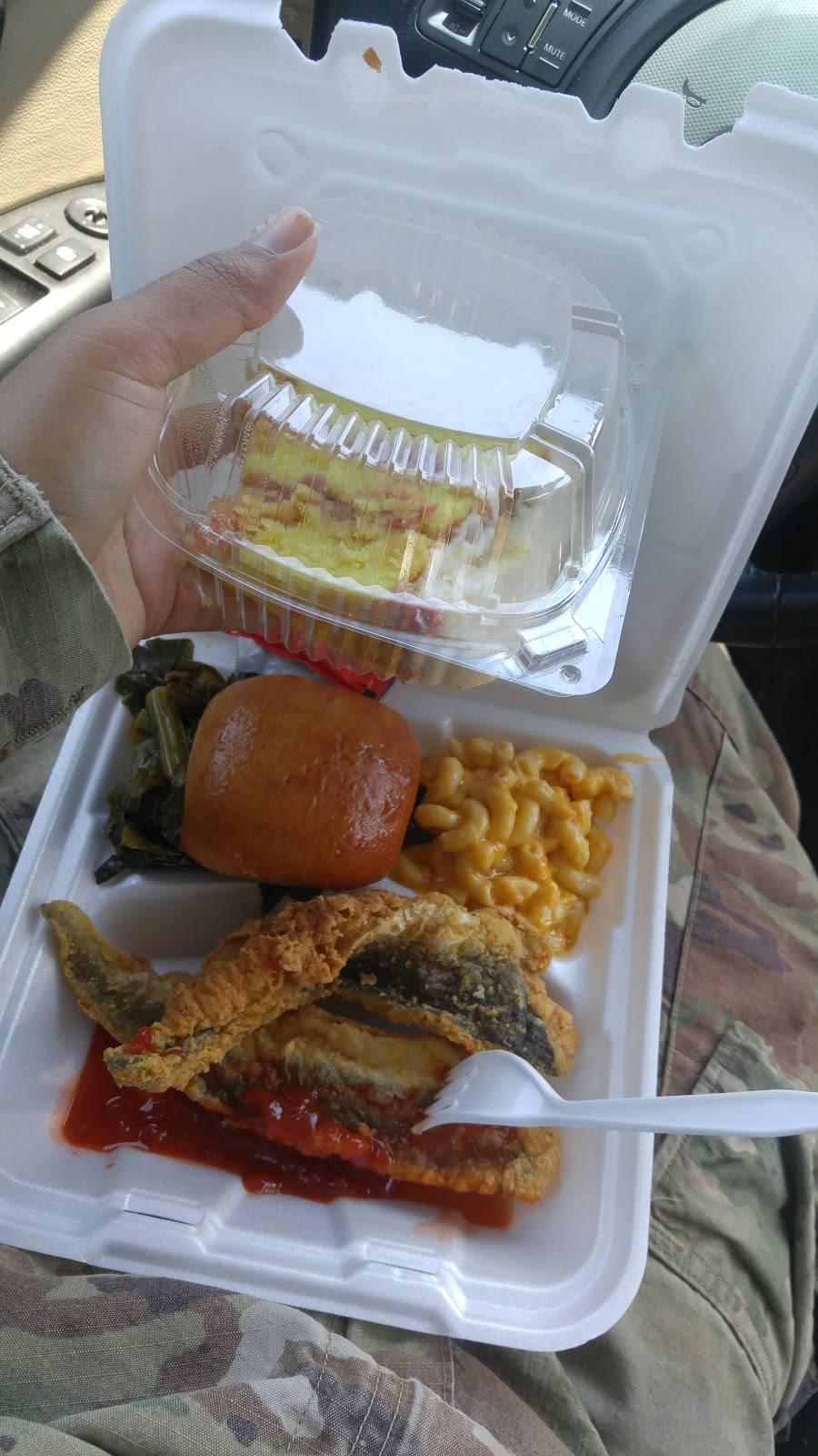 Let Me Cater To You | restaurant | 5446 Reilly Rd, Pope Field, NC 28308, USA | 9103039707 OR +1 910-303-9707