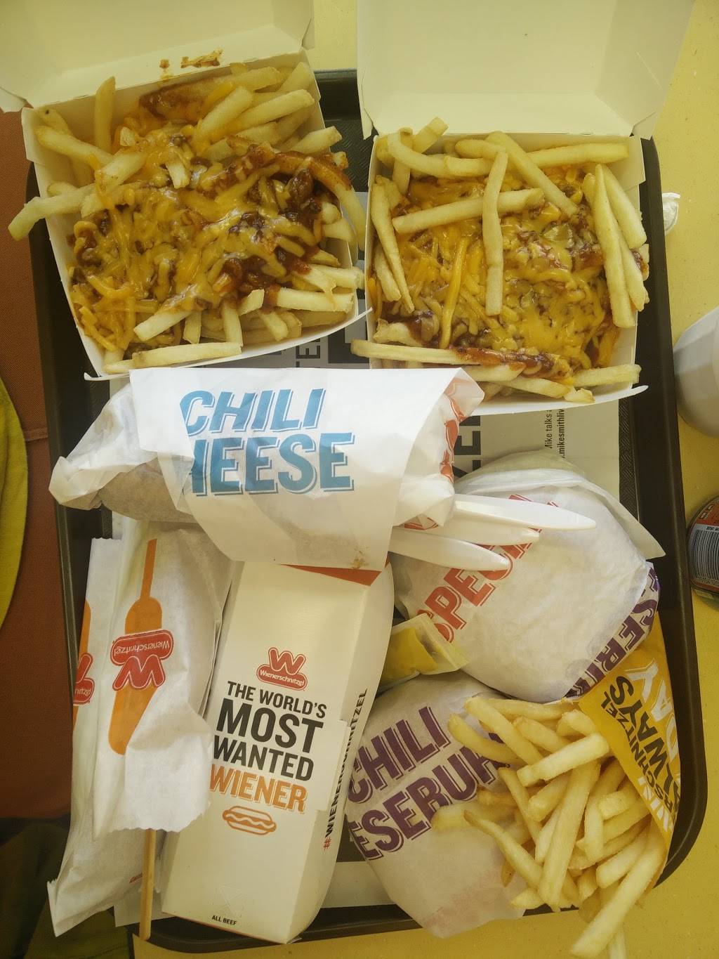 Wienerschnitzel | restaurant | 3005 E Ave S, Palmdale, CA 93550, USA | 6612720566 OR +1 661-272-0566