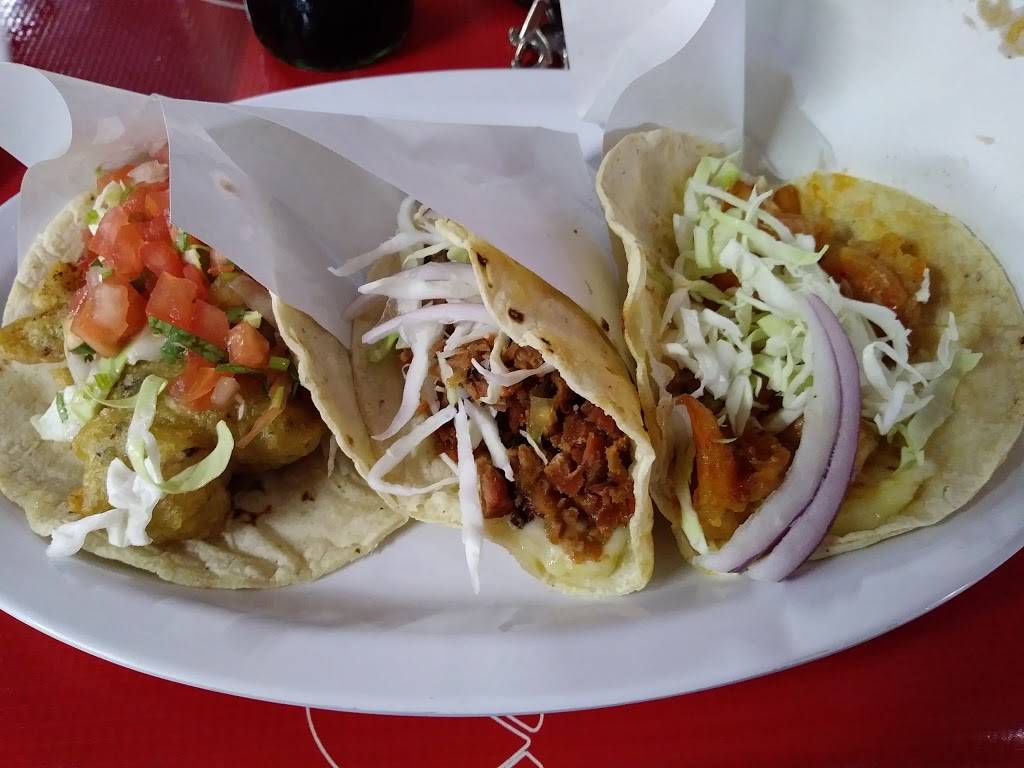 Mariscos Walter Jr | restaurant | Lázaro Cárdenas 1702, Otay Constituyentes, 22457 Tijuana, B.C., Mexico | 016646232219 OR +52 664 623 2219