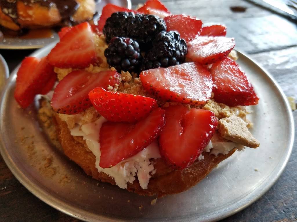 Gourdoughs Public House | restaurant | 2700 S Lamar Blvd, Austin, TX 78704, USA | 5129129070 OR +1 512-912-9070