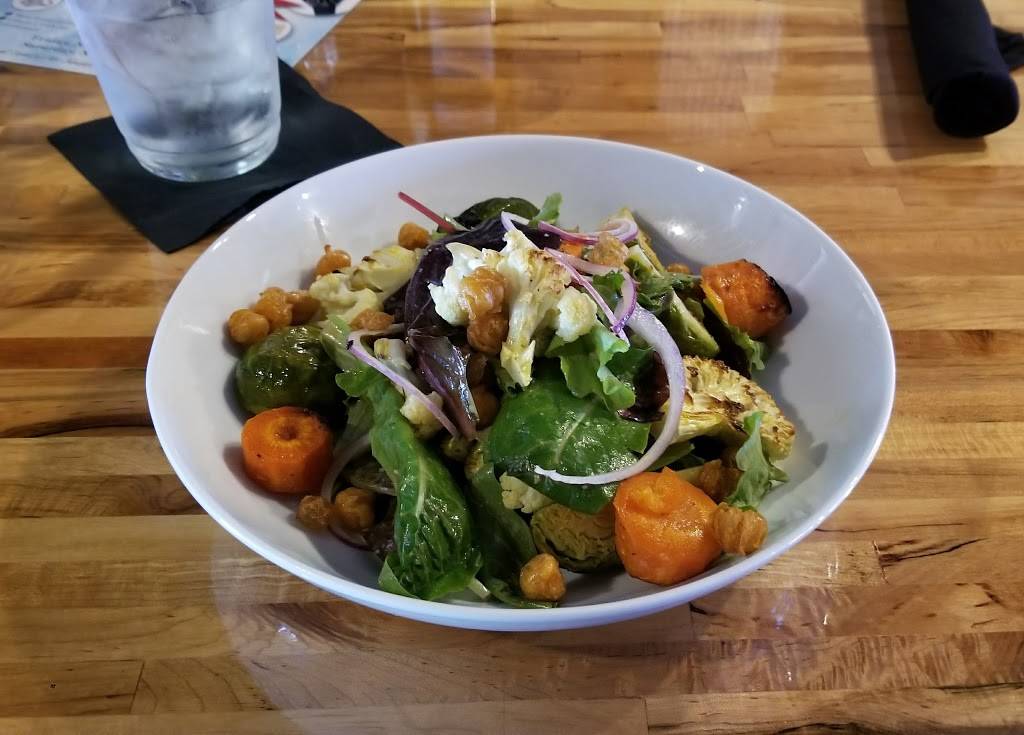 Fixins American Craft Eatery | restaurant | 1345 N Main St, High Point, NC 27262, USA | 3368290554 OR +1 336-829-0554