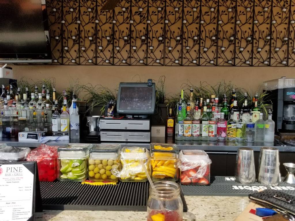 Pine Bar & Grill | restaurant | 1634 Eastchester Rd, Bronx, NY 10461, USA | 7183190900 OR +1 718-319-0900