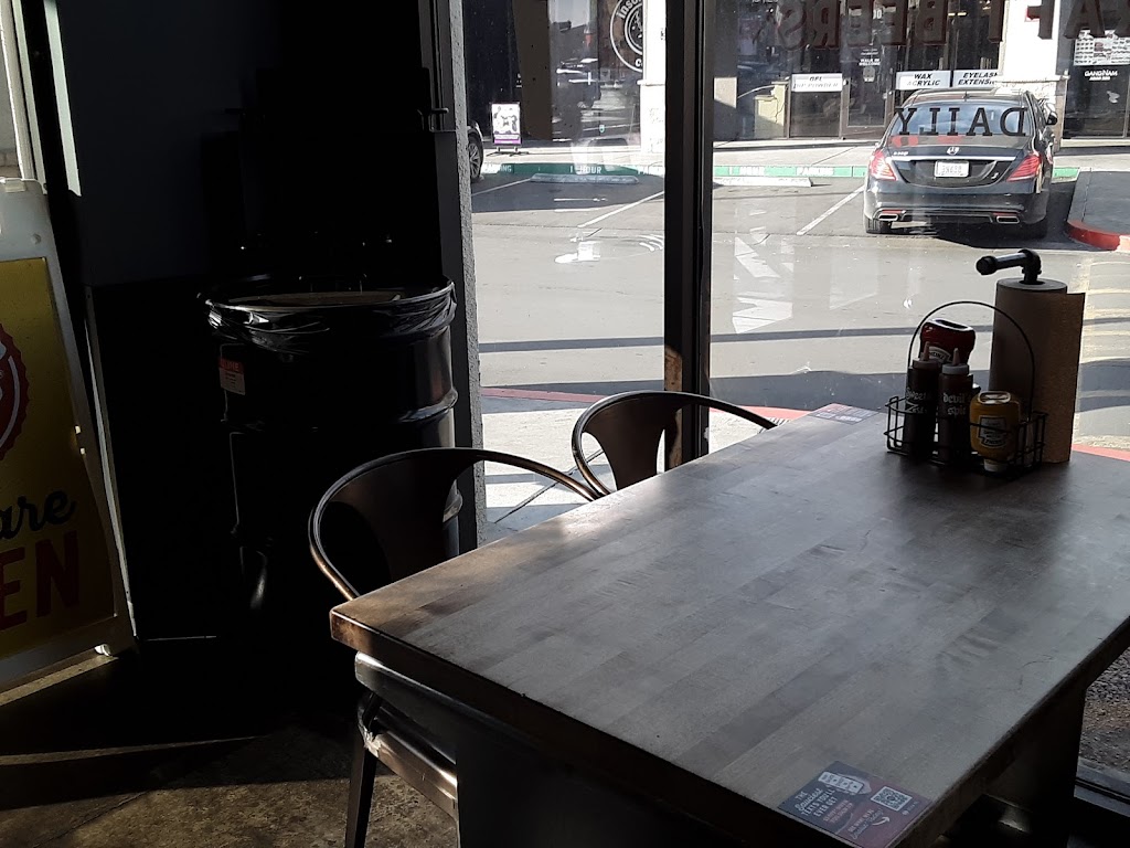 Famous Daves Quick Que | restaurant | 4480 Paradise Rd, Las Vegas, NV 89169, USA | 7028797910 OR +1 702-879-7910