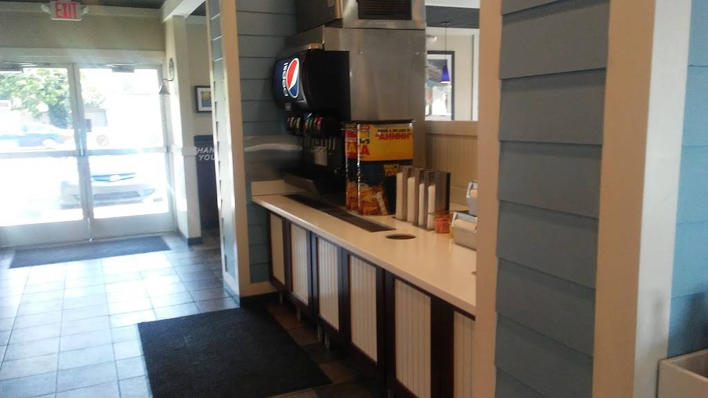 Long John Silvers | restaurant | 3550 Isleta Blvd SW, Albuquerque, NM 87105, USA | 5058730249 OR +1 505-873-0249