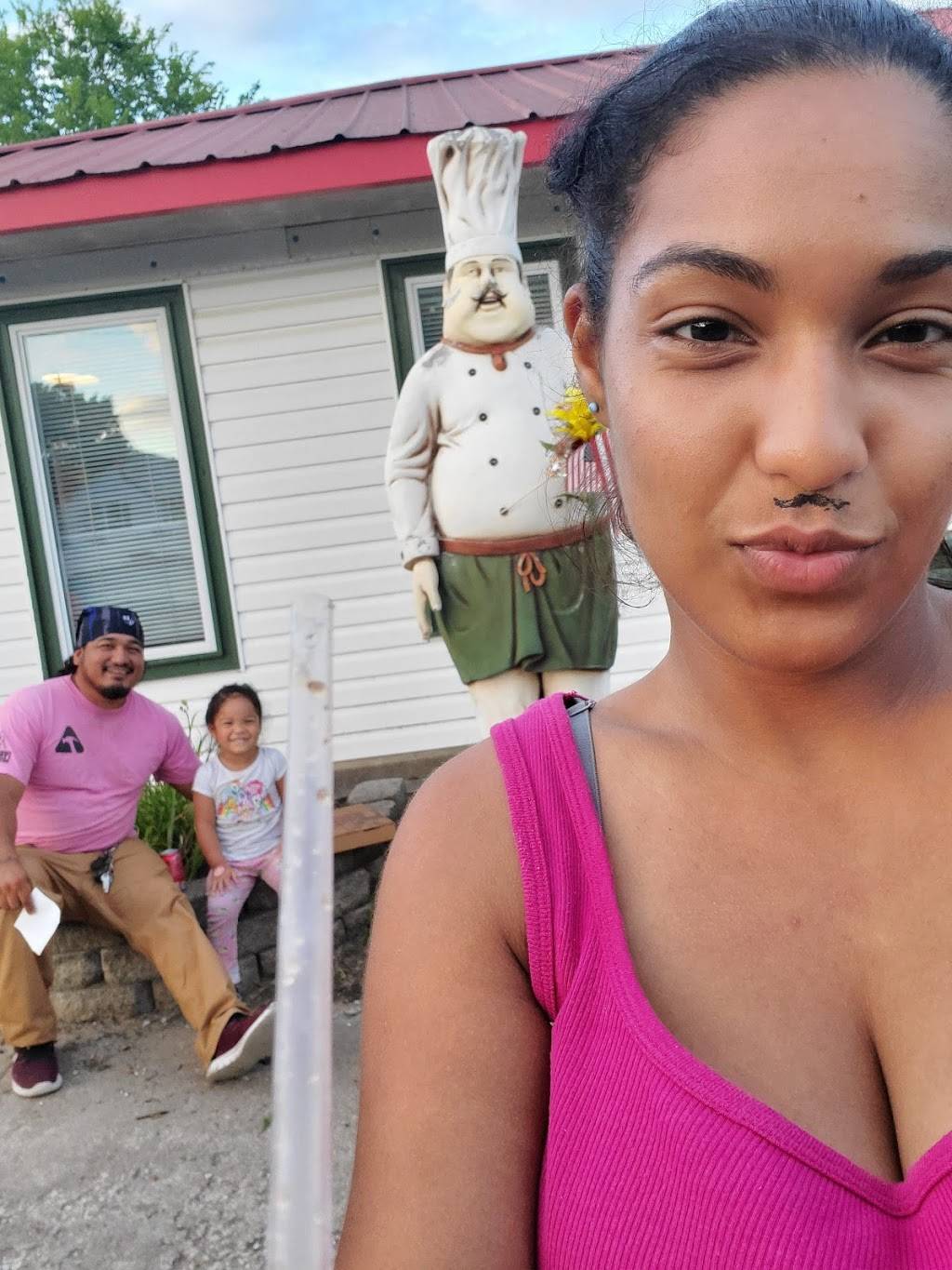 Uptown Pizza | restaurant | 721 W Main St, Barnsdall, OK 74002, USA | 9188473711 OR +1 918-847-3711