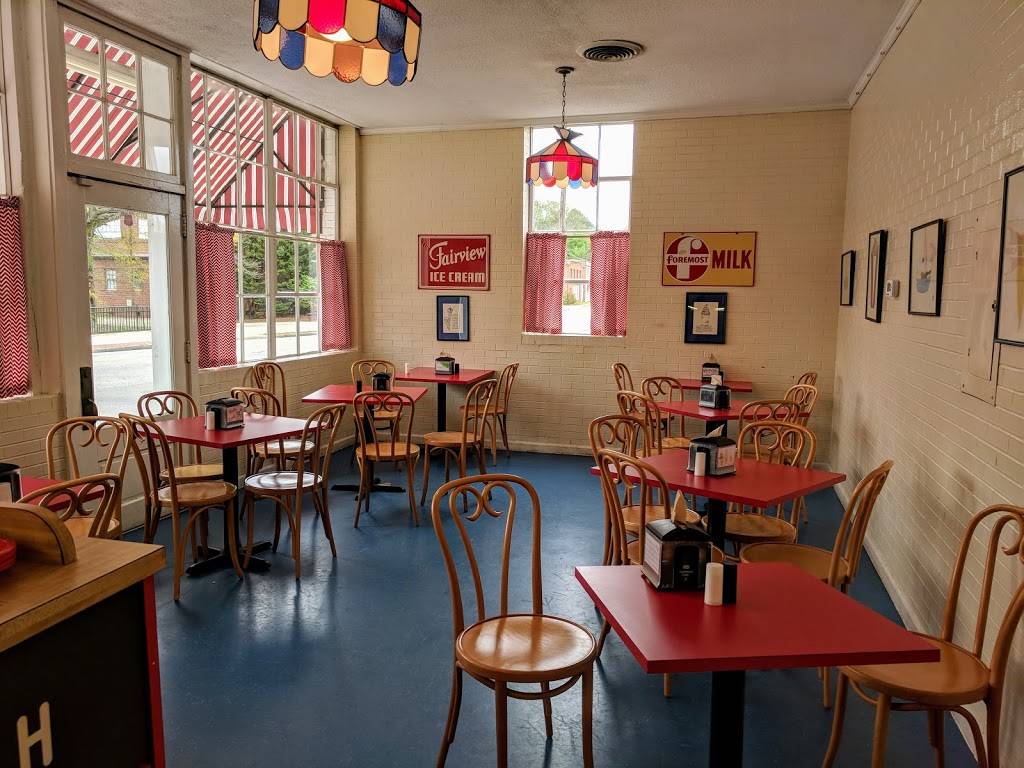 Yarboroughs Homemade Ice Crm | restaurant | 4341, 132 McIver St, Sanford, NC 27330, USA | 9197766266 OR +1 919-776-6266