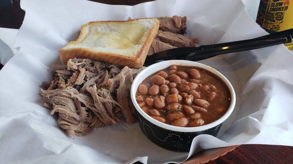 Dickeys Barbecue Pit | restaurant | 1610 Ridenour Blvd, Kennesaw, GA 30152, USA | 7704277655 OR +1 770-427-7655