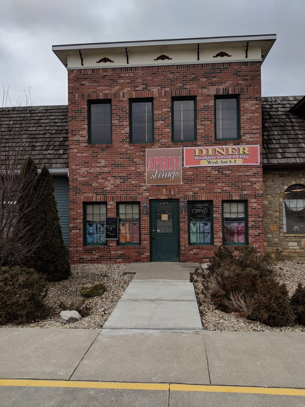 Apron Strings Diner | restaurant | 647 X St, Bedford, IN 47421, USA | 8126757154 OR +1 812-675-7154